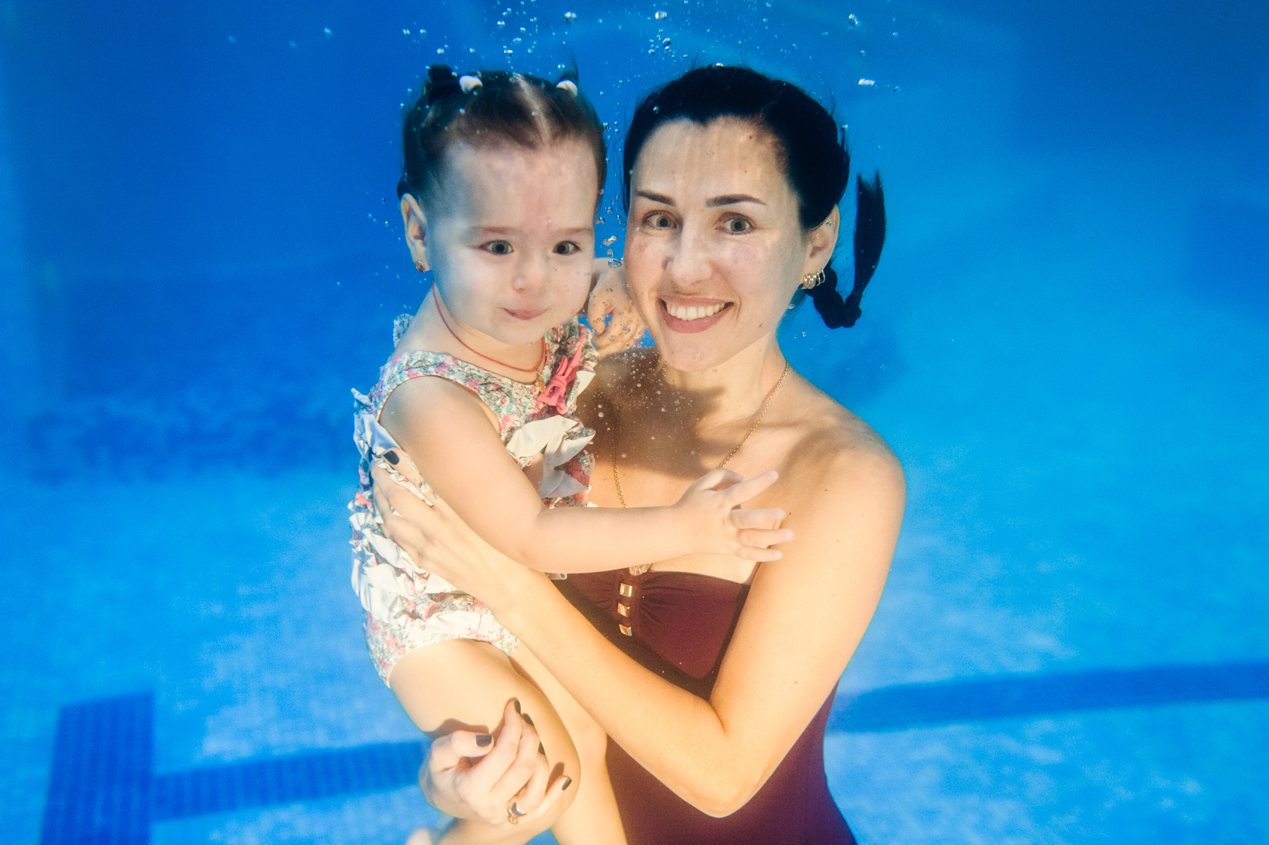 Раннее плавание – це польза для малыша и мамы